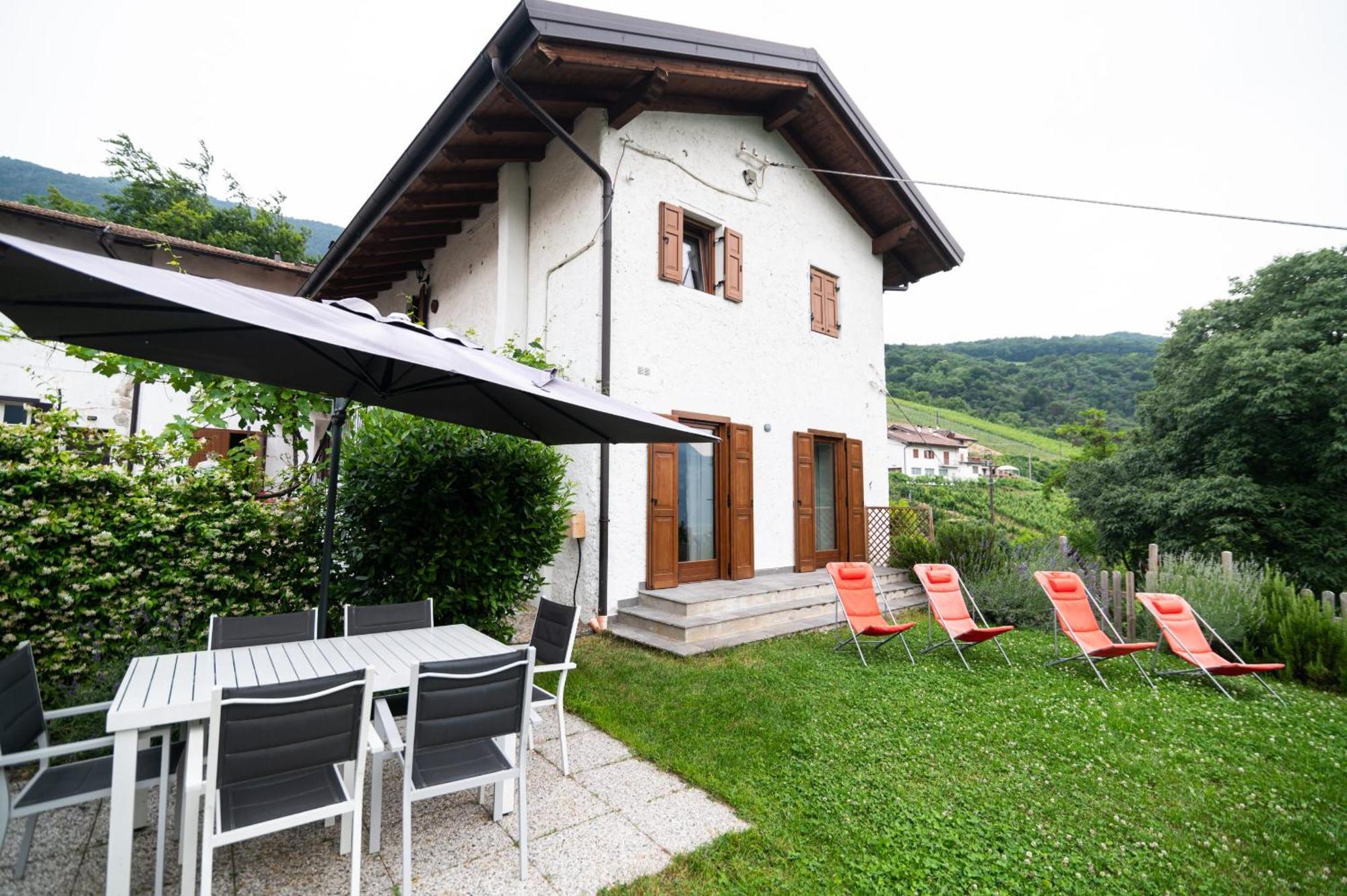 Cottage Lavanda E Rosmarino ラヴィース エクステリア 写真
