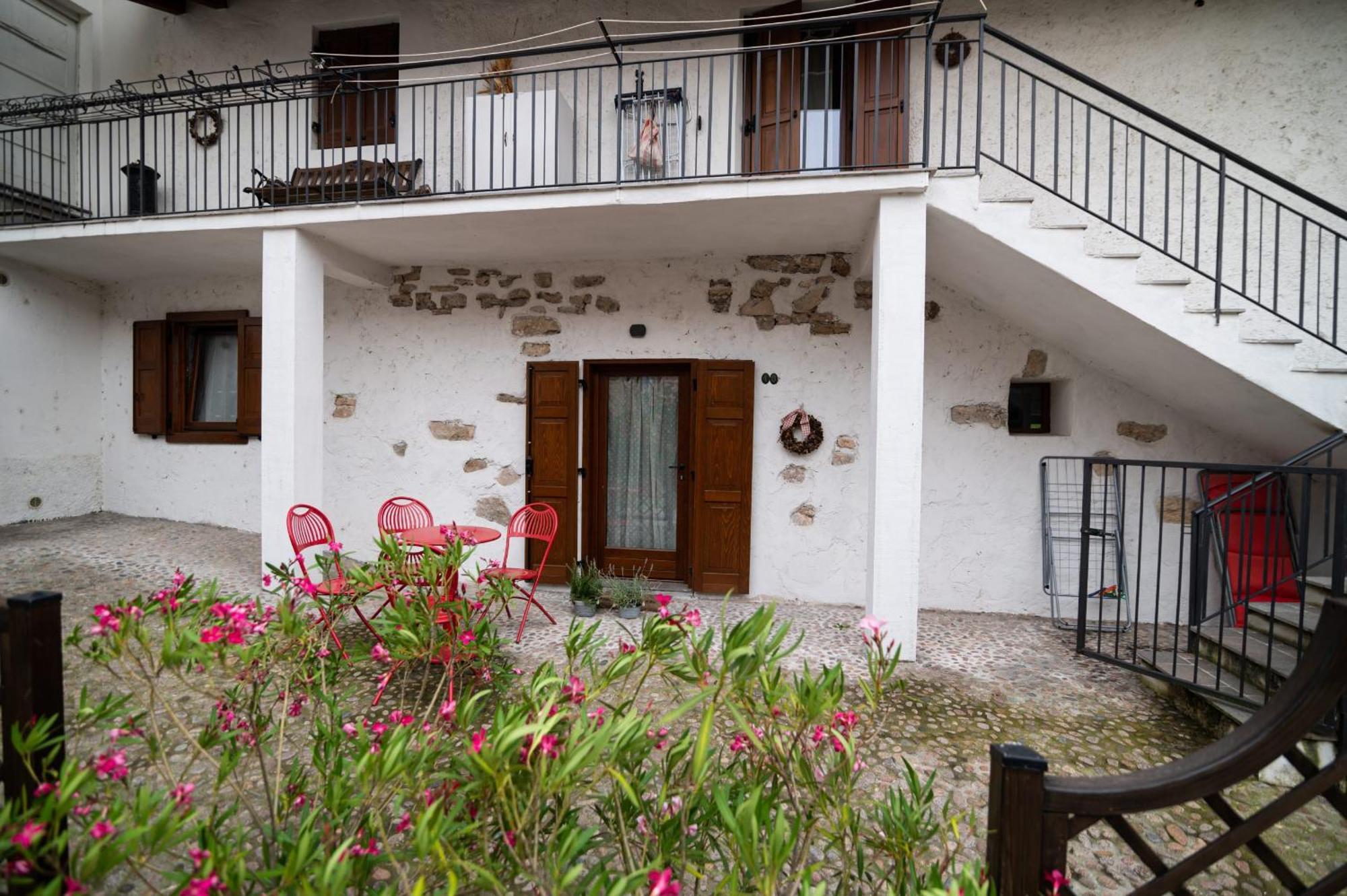 Cottage Lavanda E Rosmarino ラヴィース エクステリア 写真